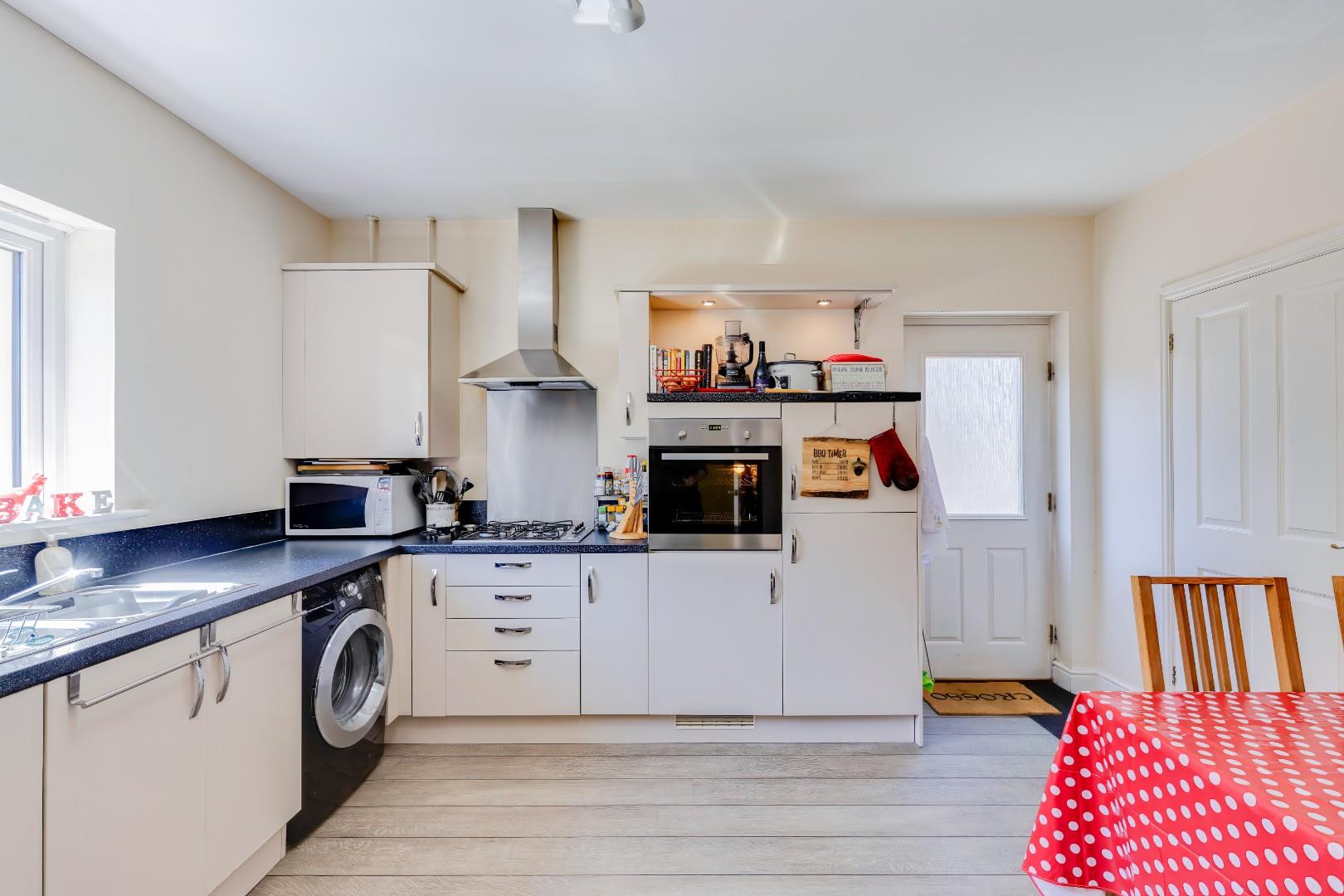 1 Lantern Close, Llanharan, Pontyclun, CF72 9ZB